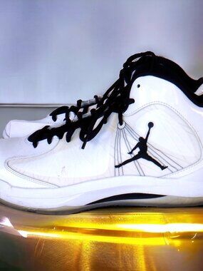 Jordan Fly Wire White Black Basketball Shoes Men's Size 10.5